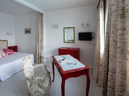 Отель Delos - Ile De Bendor 4*