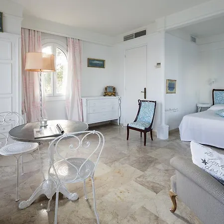 Szálloda Delos - Ile De Bendor 4*